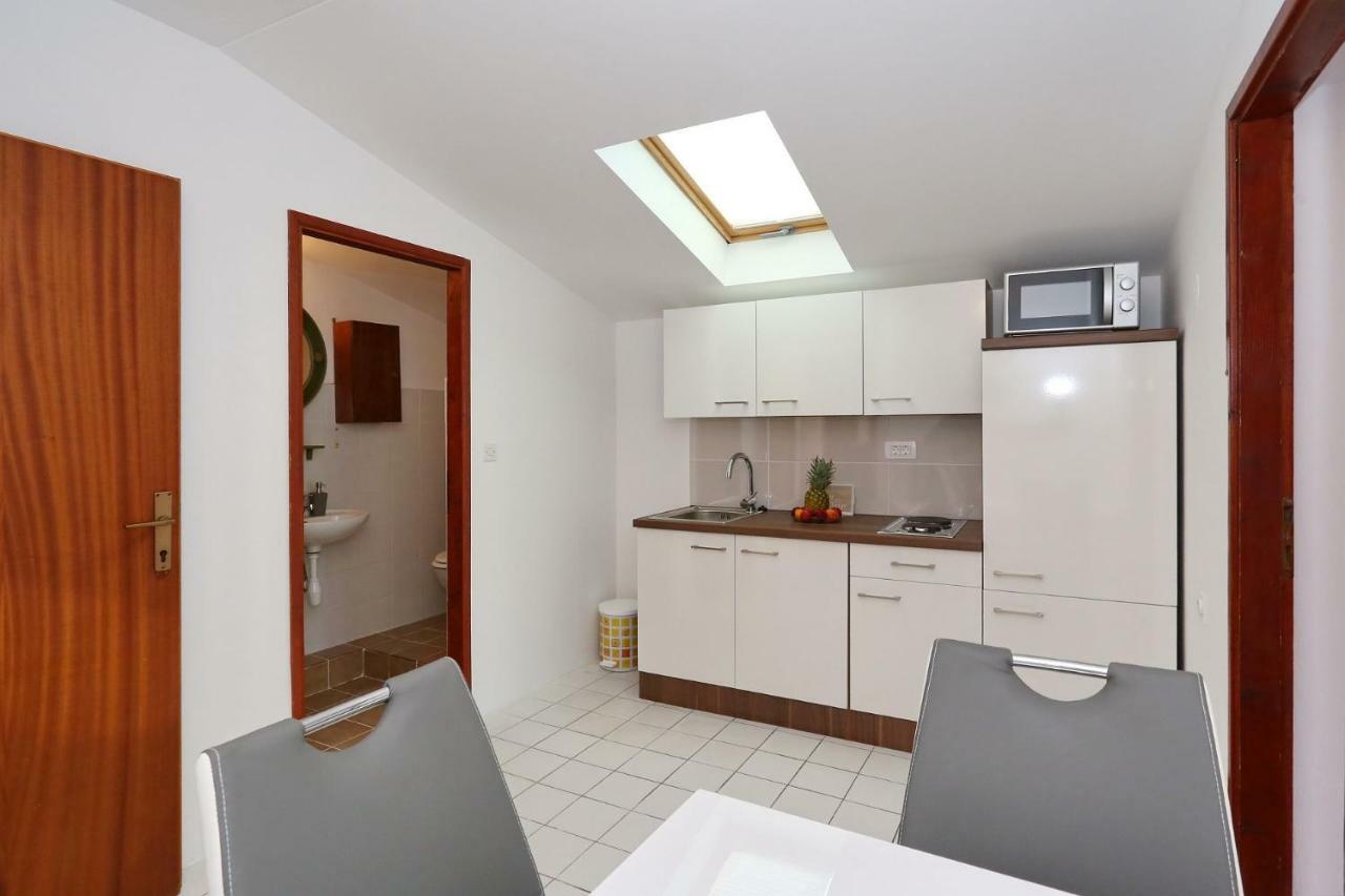 Apartment Golub Nin